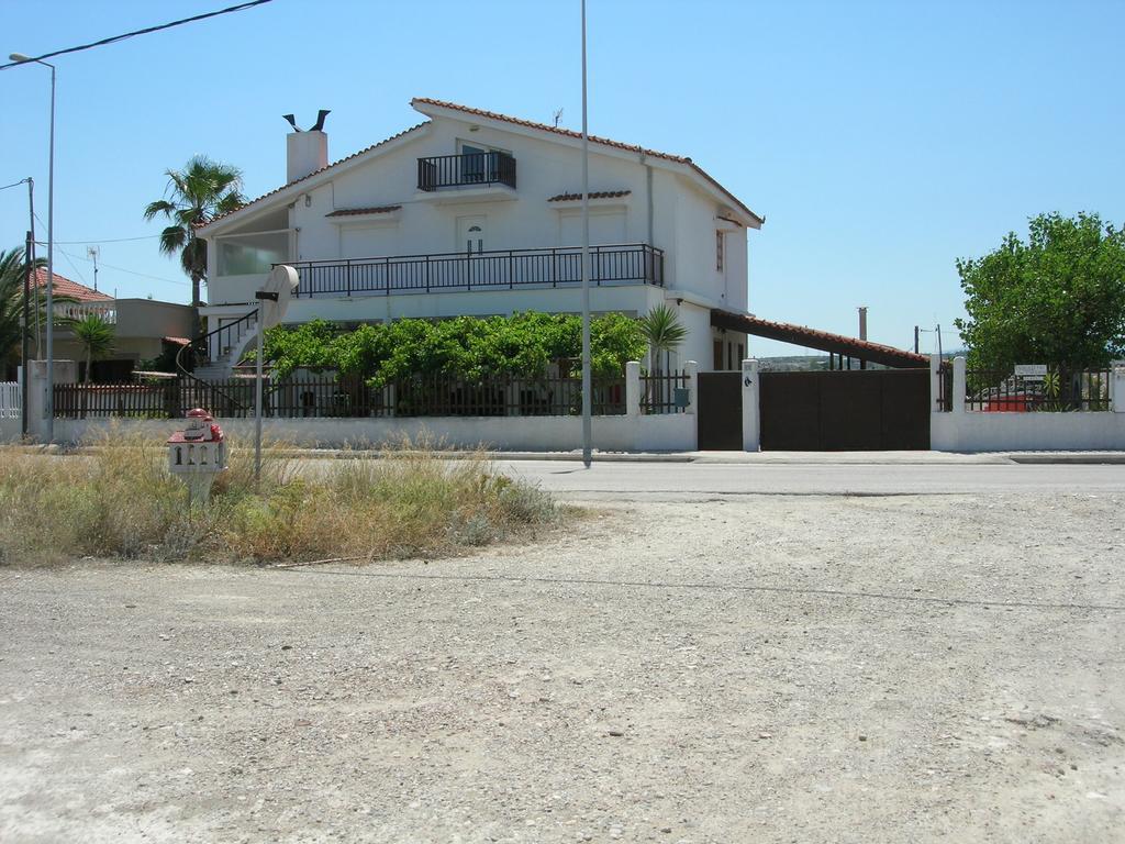 Apartment Next To The Sea In Poseidonia Posidhonía Exteriér fotografie